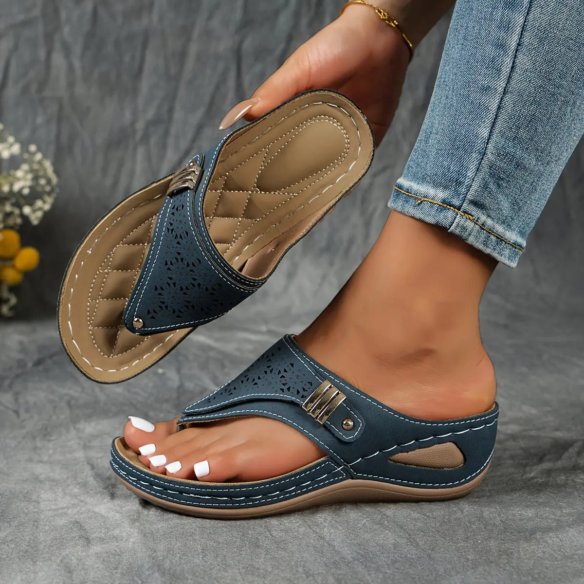 Élodie – Wedge Toe-Post Sandal, view 17