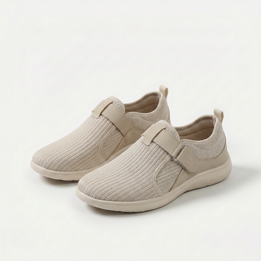 Anke – Wide-Fit Comfort Sneaker with Adjustable Strap
